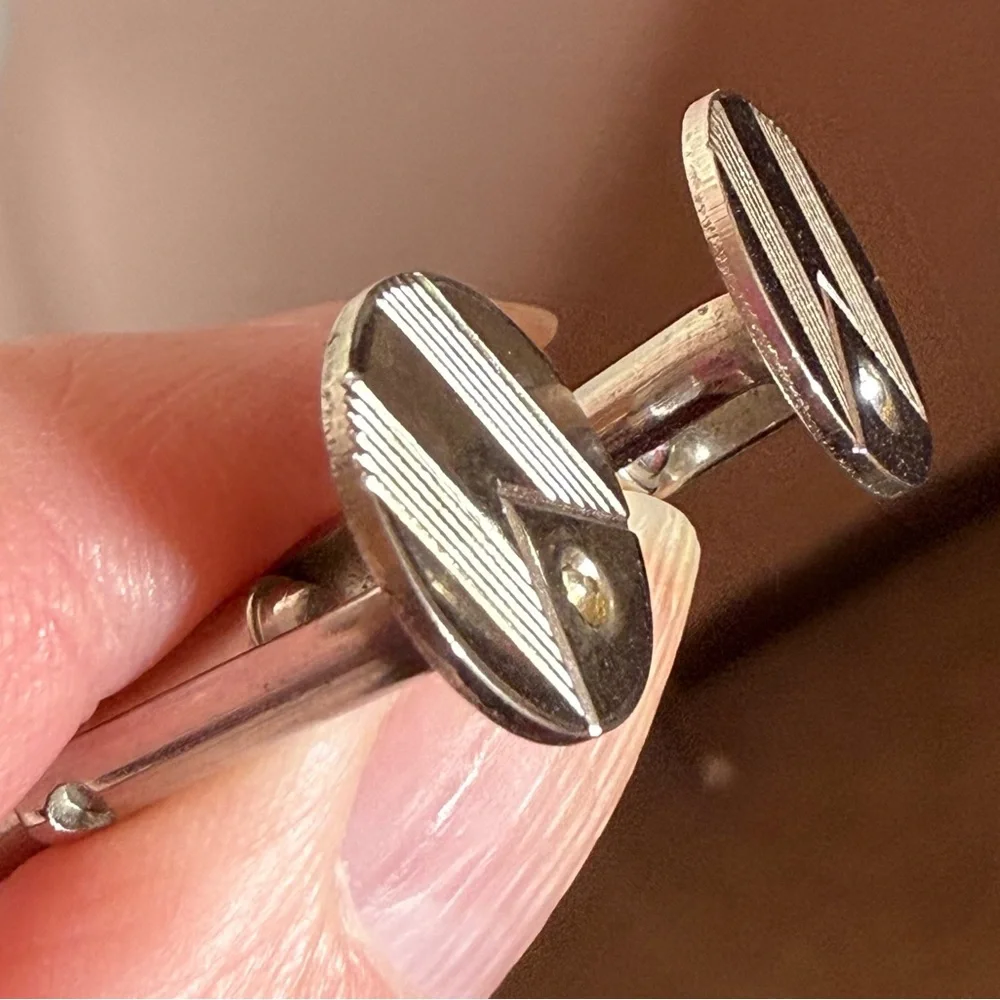 Vintage 1940's art deco silver textured striped round cufflinks